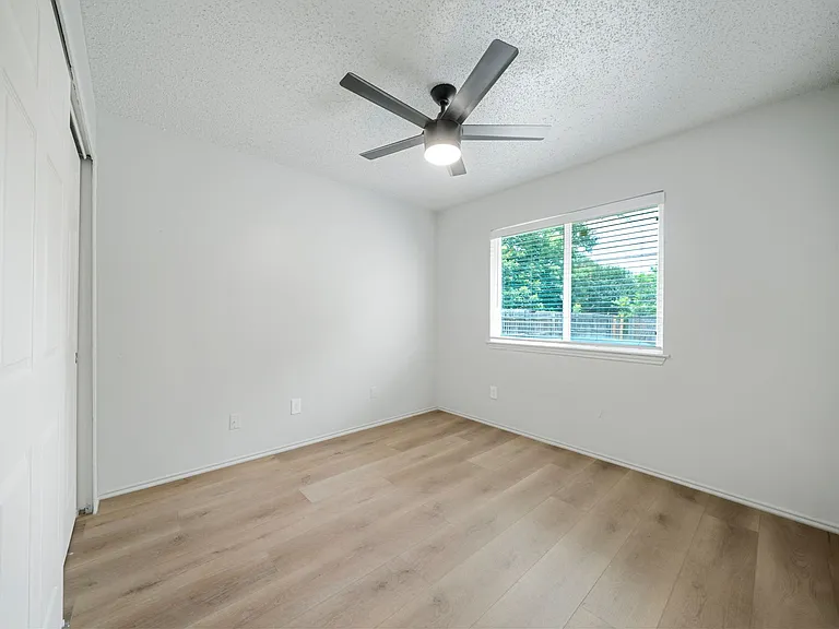 5250 Gawain Dr #5250 — Photo 2