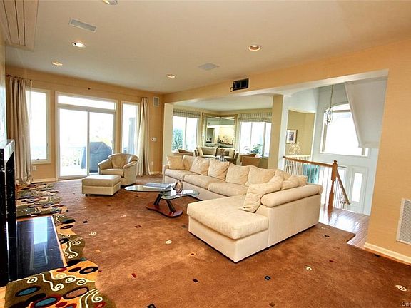 3rd image of 312 Cottonwood Ct