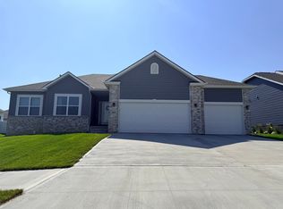 12915 S 55th St, Papillion, NE 68133