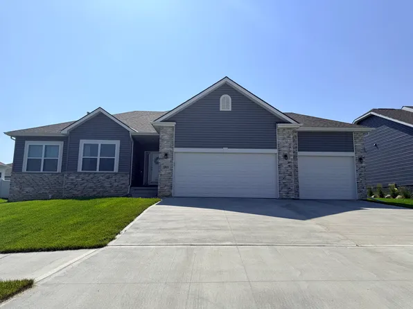 12915 S 55th St, Papillion, NE 68133