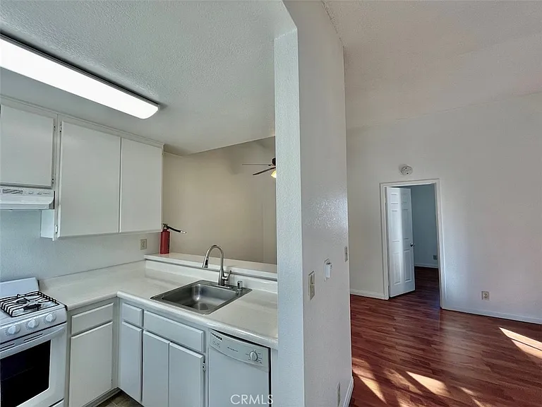 1130 Newport Ave #207 — Photo 8