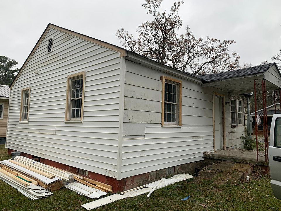 305 Maple St, Garysburg, NC 27831 Zillow