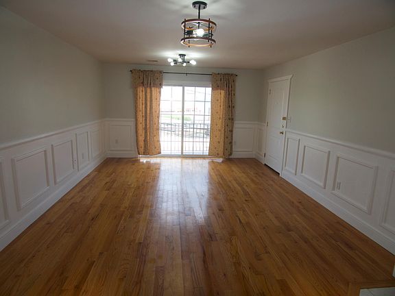 4th image of 218 Parker St