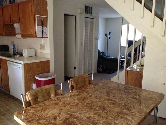 Dining area next to the kitchen