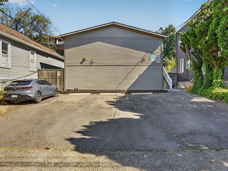 2523 NW Savier St — Photo 25