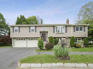 31 Countryside Ln, Reading, MA 01867
