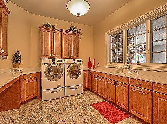 5th image of 2903 Saint Albans Forest Cir