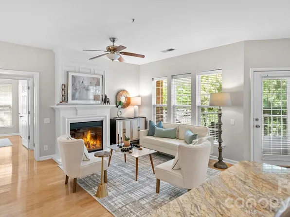 3224 Margellina Dr, Charlotte, NC 28210