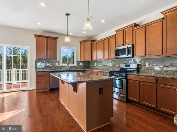 7711 Gaston Place Gln, Burnie, MD 21060