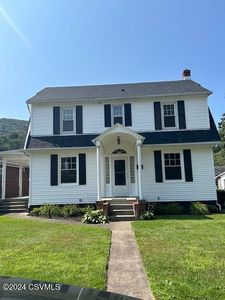 808 Center St, Coal Township, PA, 17866