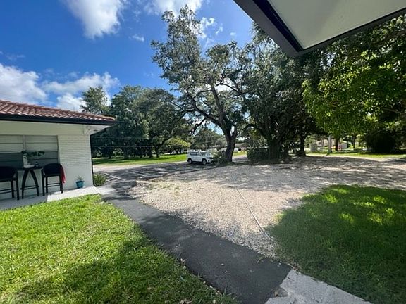 4th image of 3315-3331 SW 15th Ave #5-3315