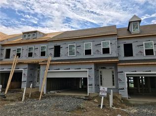 2200 Shawnee Dr, South Strabane, PA 15301