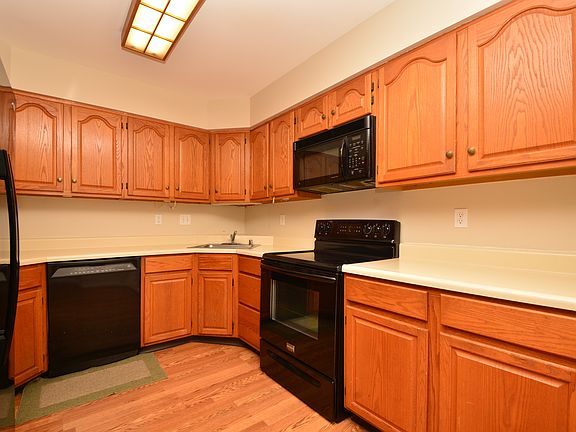 5th image of 664 Kildonan Ct