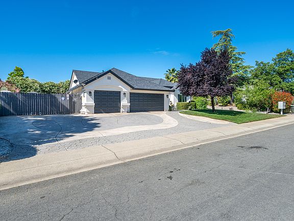 3rd image of 2280 Cumberland Dr