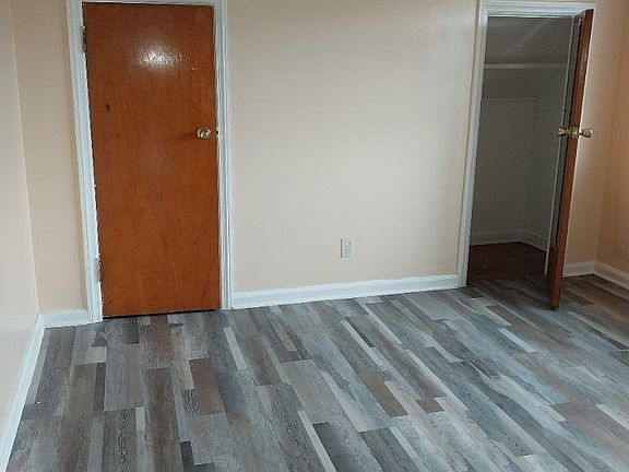3rd image of 2226 Throop Ave #3