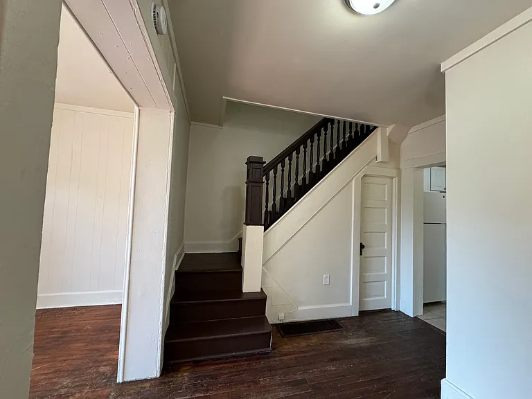 206 Pear St — Photo 1
