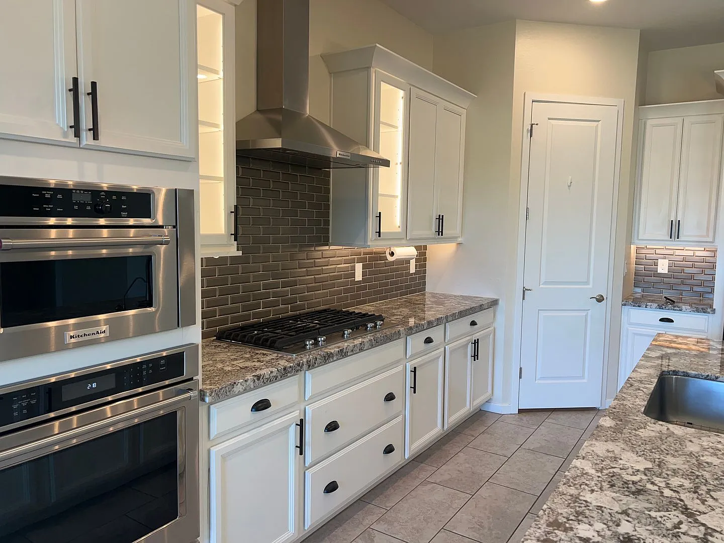 Striking rental in South Chandler! — Photo 2