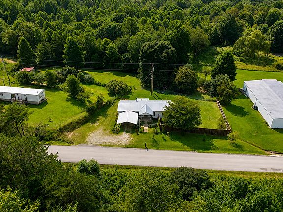 5th image of 631 Adams Rd