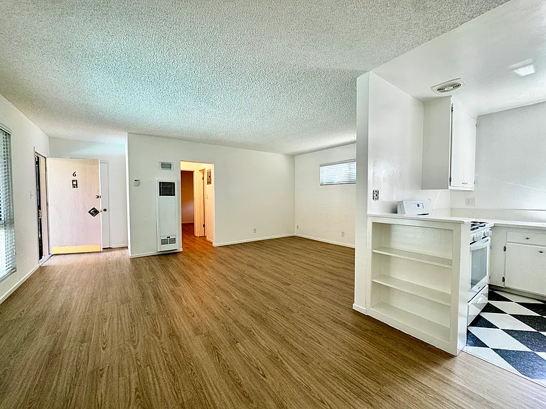 934 N Gardner St #6 — Photo 11