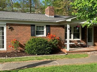 91 Buckeye Rd, Elk Park, NC 28622