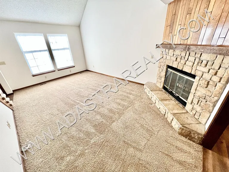 14942 Riggs St — Photo 2
