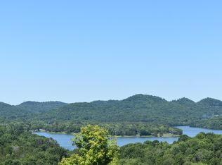 513 Horseshoe Bend Ln, Elmwood, TN 38560