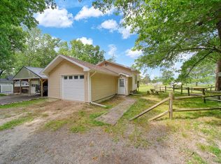 303 Cranberry Lake Rd, Jackson, MI 49201