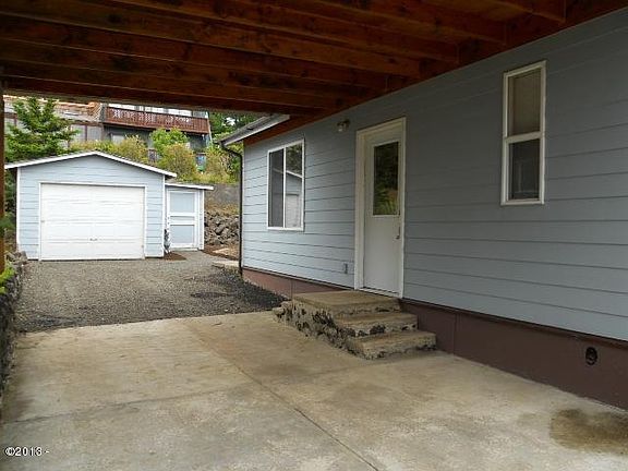 3rd image of 2105 NW Viewridge Dr