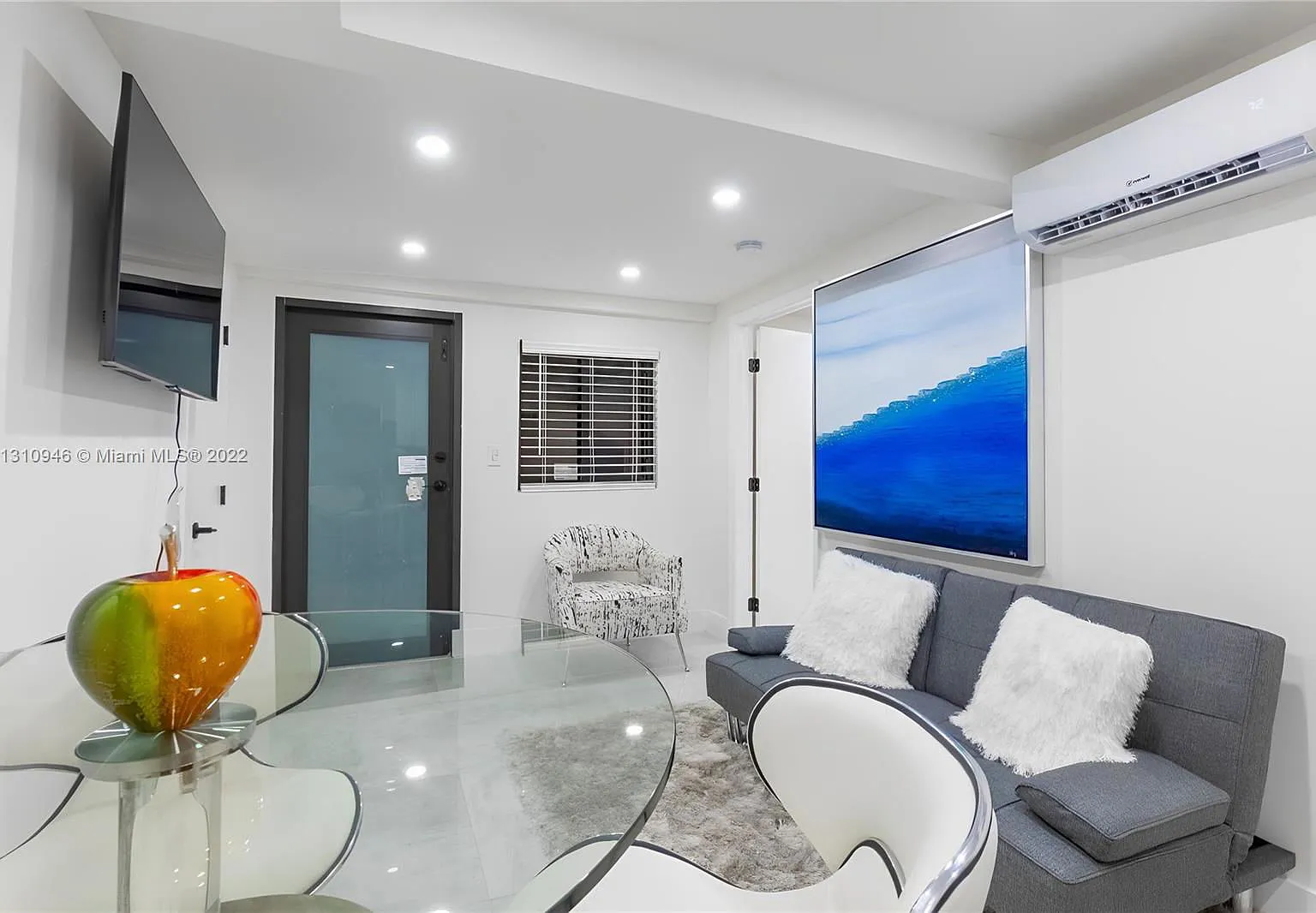 1 bed, 1.0 bath, $2,497 — Photo 3
