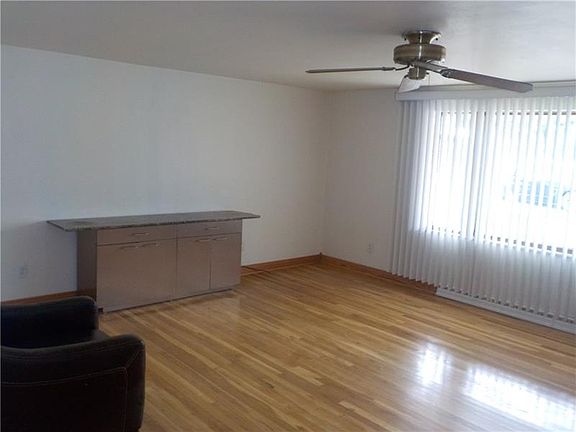 2nd image of 1261 Sumac St