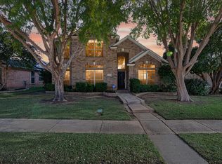 1137 Christopher Ln, Lewisville, TX 75077