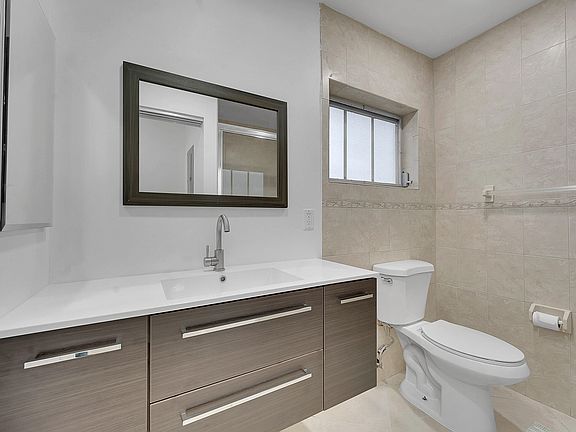 5th image of 5043 Cresthaven Boulevard #F