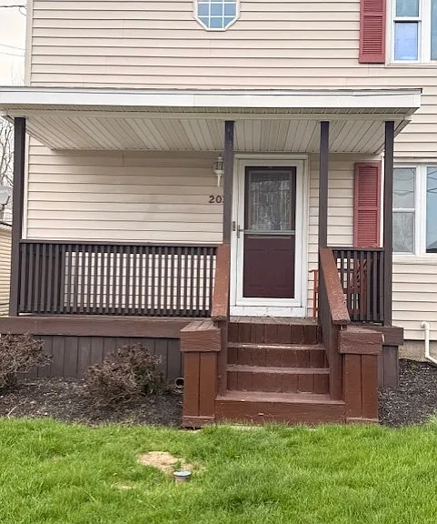 203 Highland Ave — Photo 3