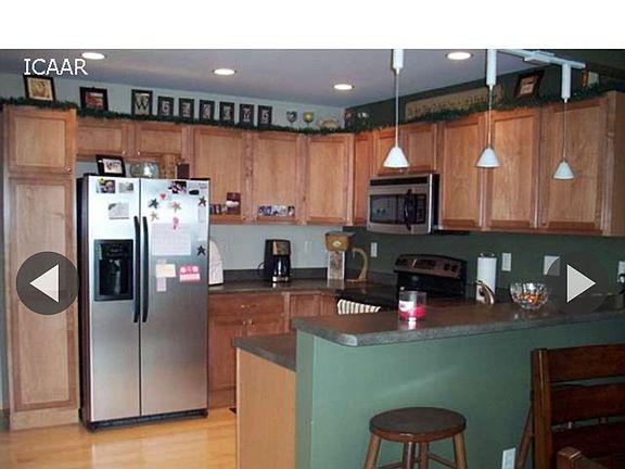 3rd image of 272 S Park Ridge Rd