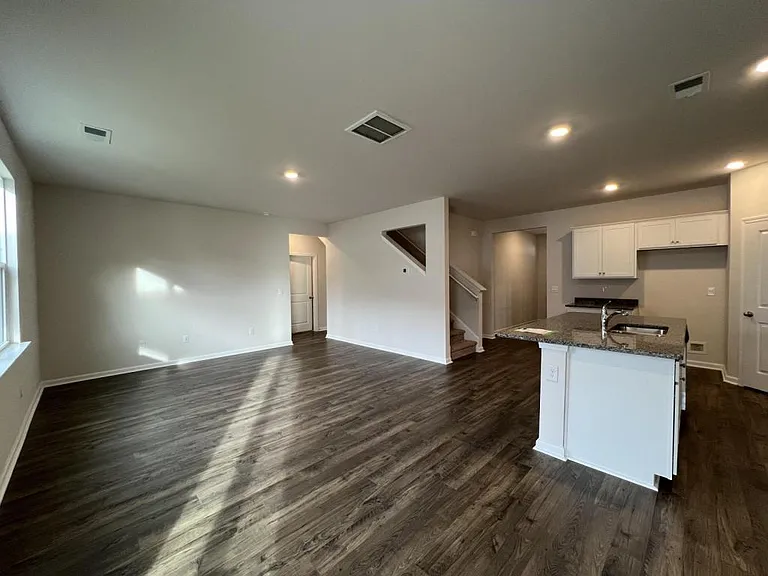 181 Kelsey Ct — Photo 12