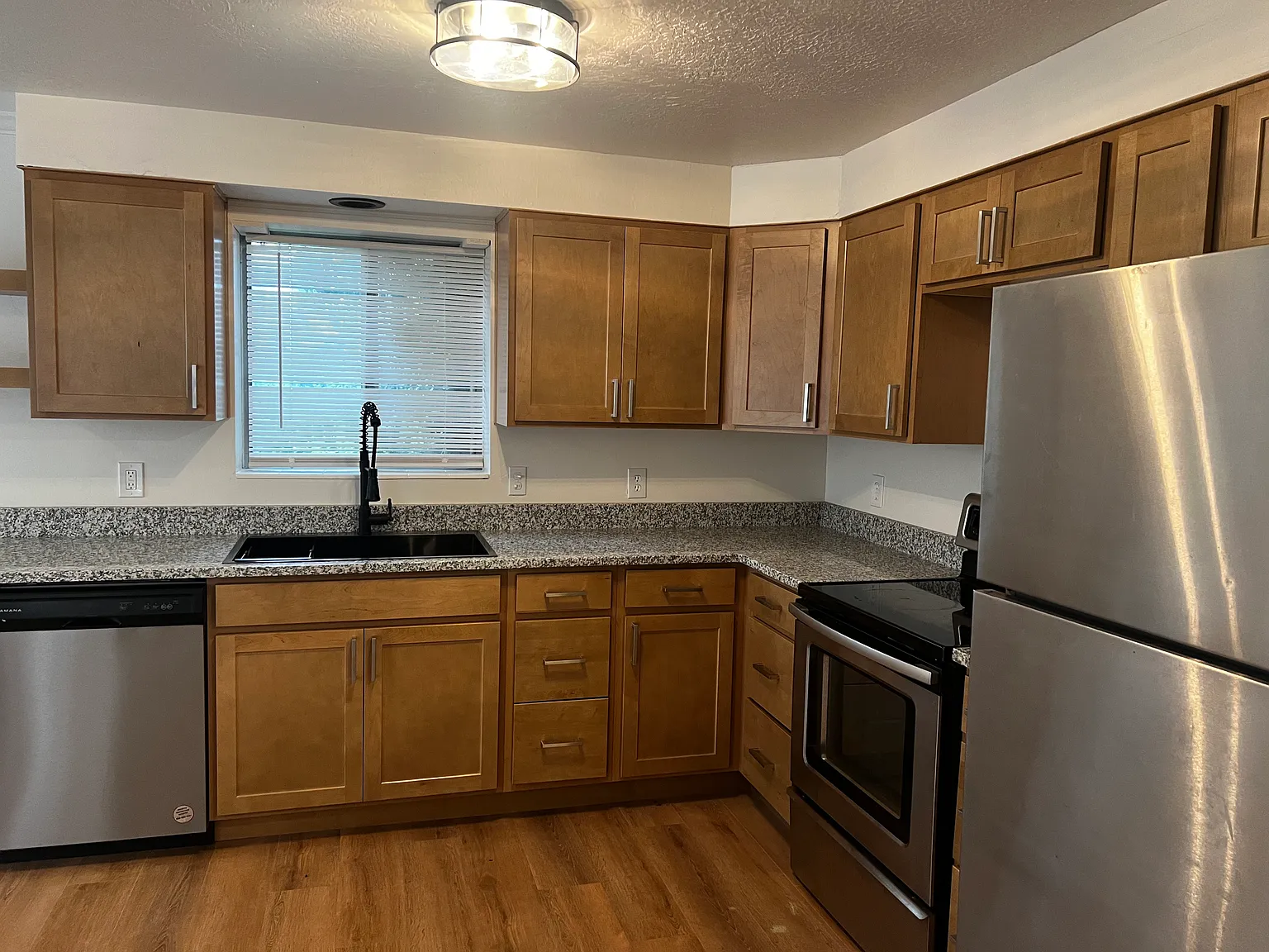 3 bed, 1705 sqft, $1,545 — Photo 1