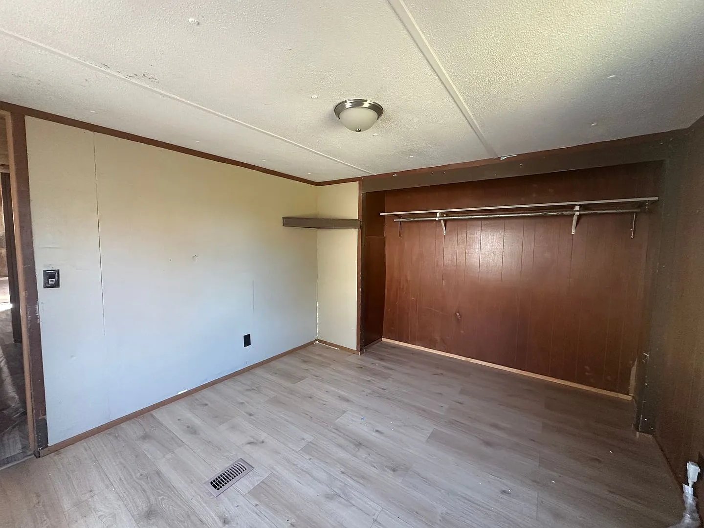 2 bed, 1000 sqft, $500 — Photo 1