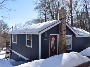 6687 Deerwood St #6687, Chanhassen, MN 55317