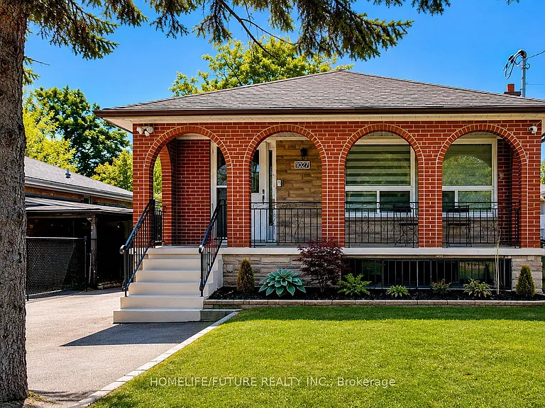 1027 Danforth Rd — Photo 1