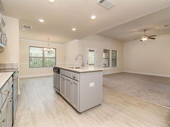 5th image of 917 Jacobs Way