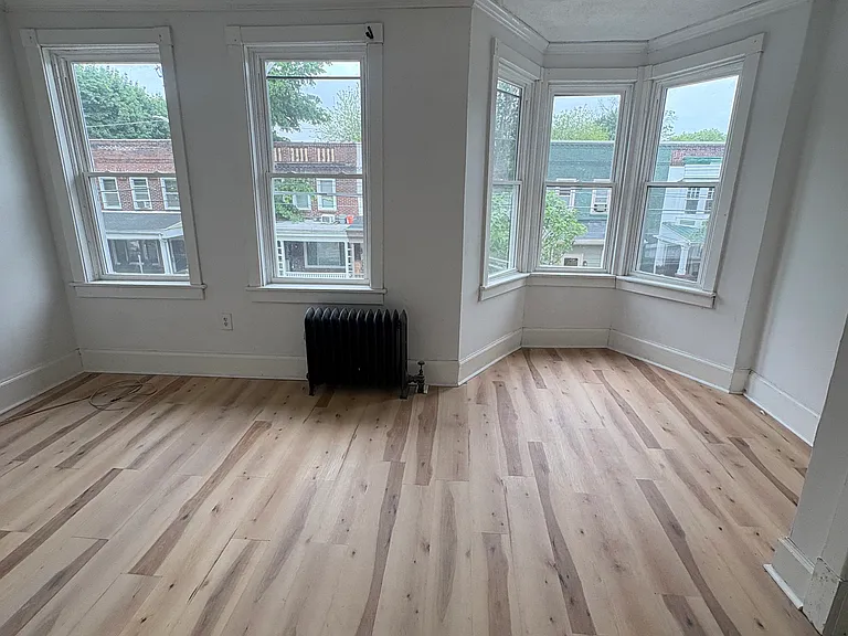 2318 Penn St — Photo 2