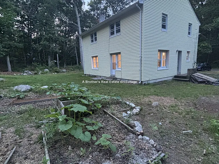 50 Oakdale Ave — Photo 20