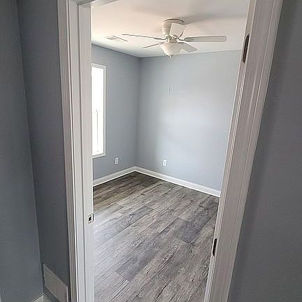3rd image of 301 Willowcrest Dr