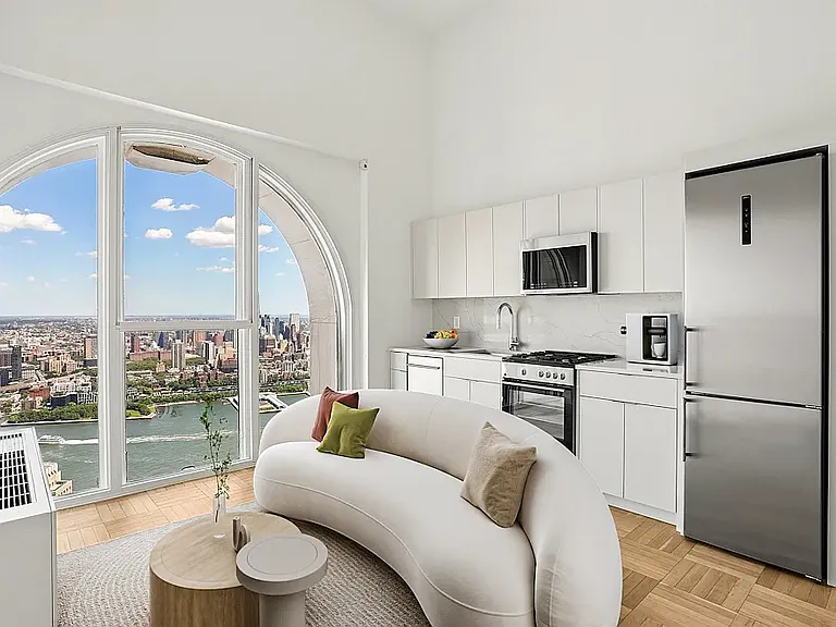 20 Exchange Pl #Penthouse 5503 — Photo 1