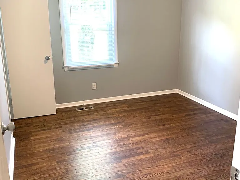 5235 Lickton Pike — Photo 8
