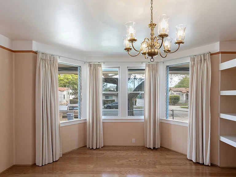 214 W Ortega St — Photo 12