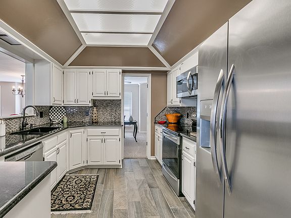 3rd image of 13408 Green Valley Dr