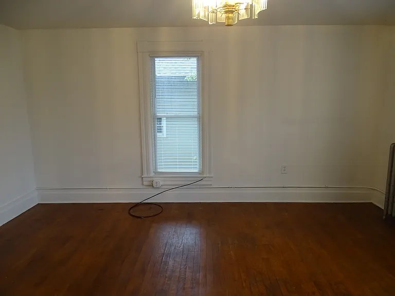435B Winchester Ave — Photo 9