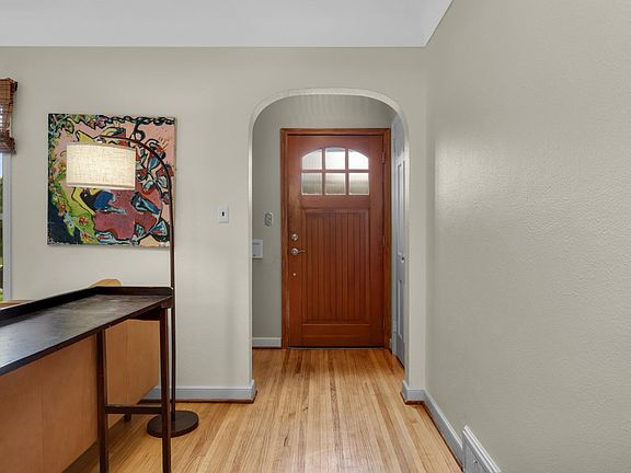 4th image of 2135 Pinehurst Ave