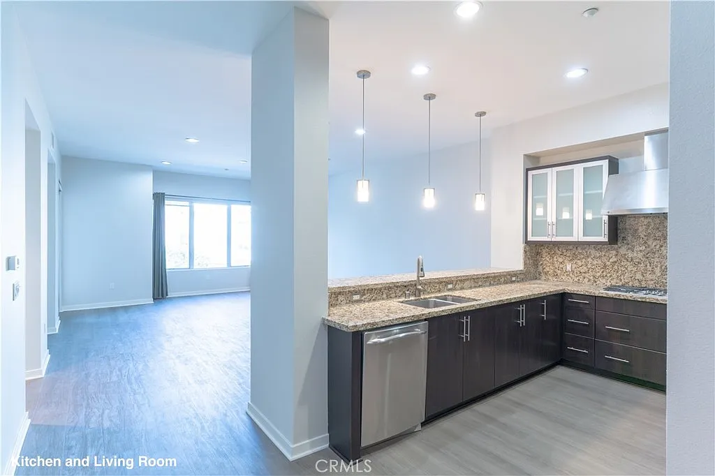 2 bed, 1283 sqft, $4,000 — Photo 1